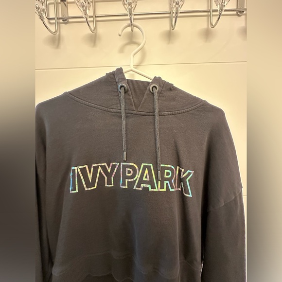 IVY PARK holographic logo crop hoodie - Picture 2 of 3